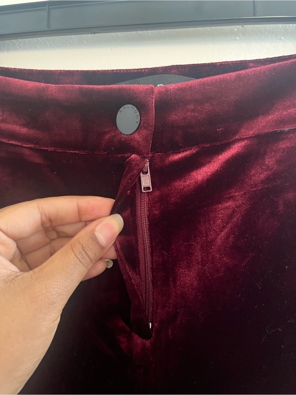 Laundry By Shelli Segal Burgundy Velvet Straight Leg Pants - Picture 5 of 6